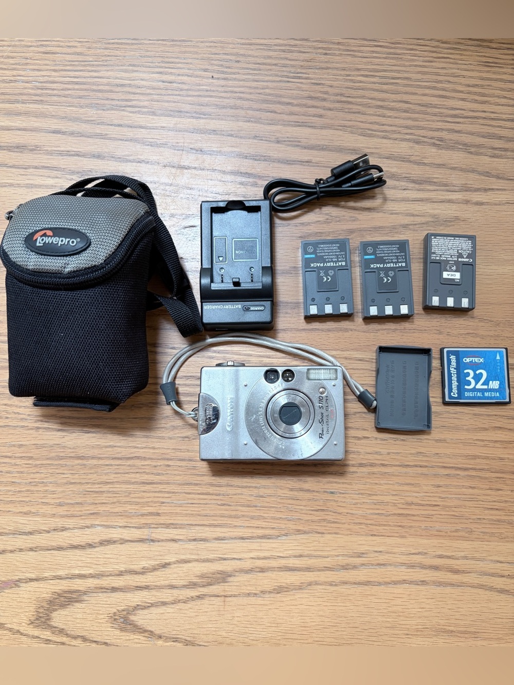 VTG Canon PowerShot S110 Digicam ELPH 2.1MP 2X Zoom Silver Japan Bundle *WORKS*
